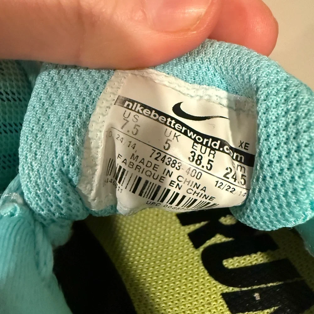 Nike Women's Teal and Black Athletic Shoes 7.5